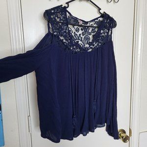 Open Shoulder Shirt Size L